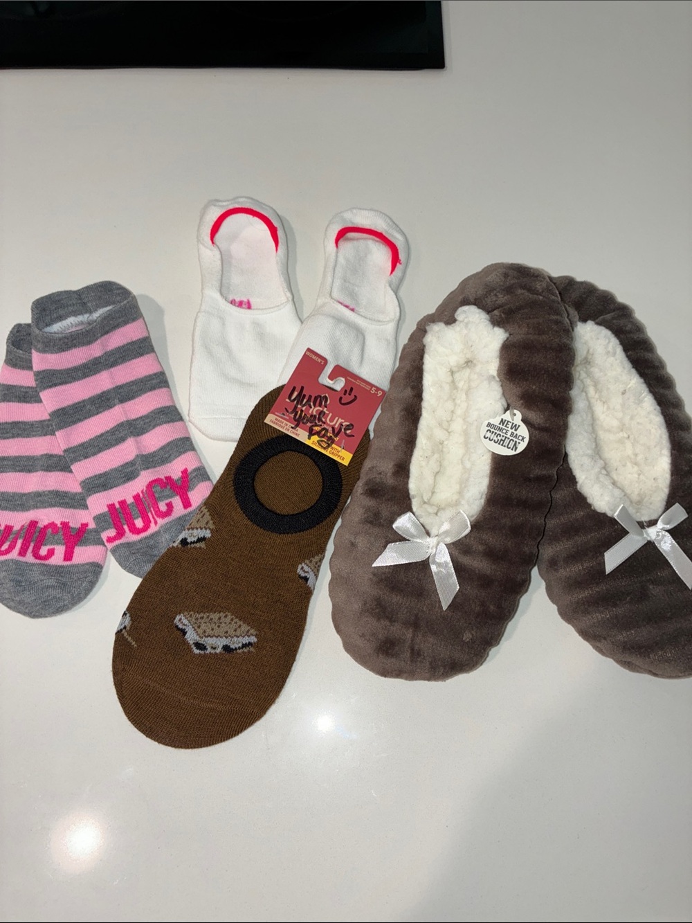 NEW SLIPPERS & 3 SOCKS NWOT PlushBrown Sherpa-Lined Slippers w/Bow & 3 Sock Pair - Picture 2 of 8